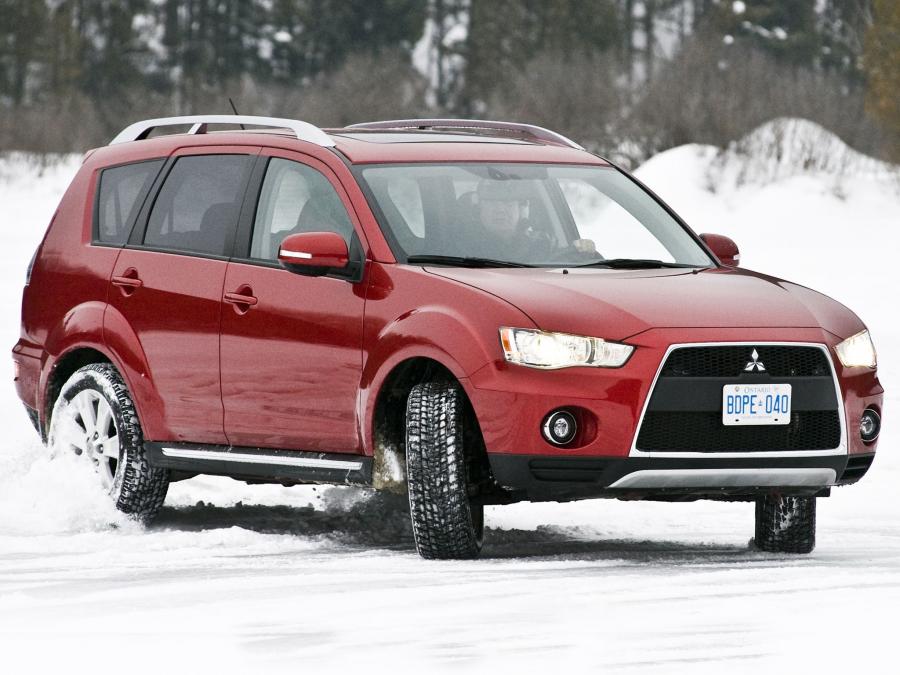  Mitsubishi Outlander 2009 года  (US) (фото 26 из 41)
